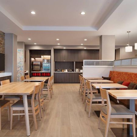 Towneplace Suites By Marriott לוגאן מראה חיצוני תמונה