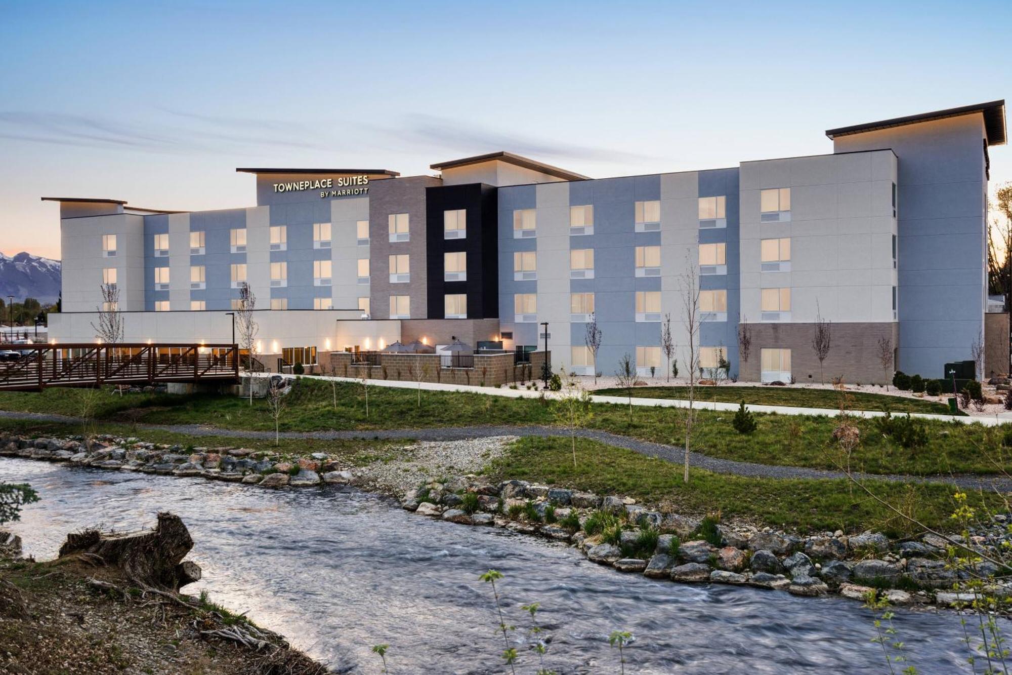 Towneplace Suites By Marriott לוגאן מראה חיצוני תמונה
